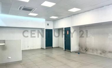 SE ARRIENDA LOCAL VITACURA CON VESPUCIO