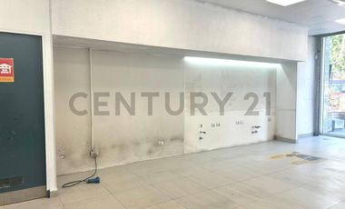 SE ARRIENDA LOCAL VITACURA CON VESPUCIO