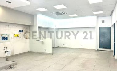 SE ARRIENDA LOCAL VITACURA CON VESPUCIO