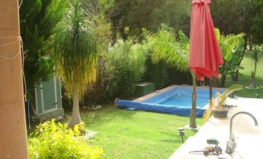 CASA EN VENTA CLUB DE GOLF TEQUISQUIAPAN CON ALBERCA Y VISTA AL CAMPO DE GOLF