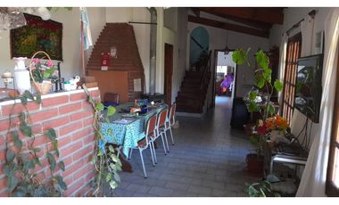 Casa Tres Ambientes y Cochera Doble