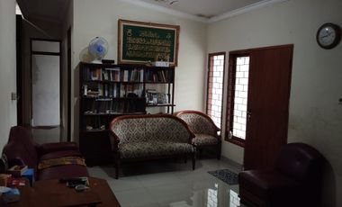 Best Investment! Rumah Besar di Jalan Raya Lembang - Lokasi Dekat Tempat Wisata & View Pegunungan