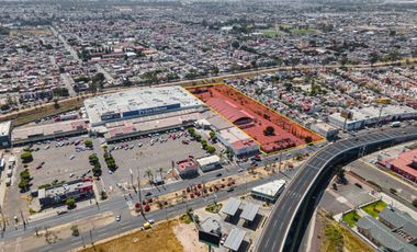 Terreno comercial en venta en Querétaro, Prol. Bernardo Quintana, frente a Plaza