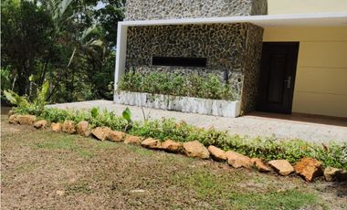 VENTA DE CASA EN ALTOS DE CERRO AZUL