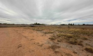 se renta terreno 3750m2 en chihuahua, por el café combate, carretera chihuahua aldama, para uso mixto