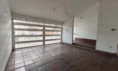 casa en venta en la riviera. Cod V20520