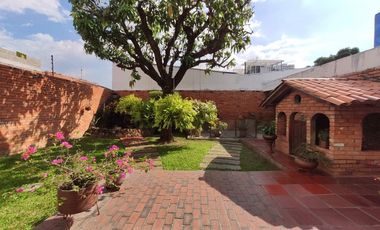 casa en venta en la riviera. Cod V20520