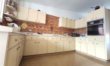 casa en venta en la riviera. Cod V20520