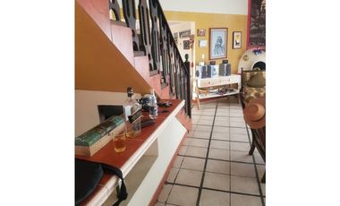 Hacienda con casa y terreno en venta tipo quinta en paute