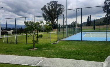 casa en arriendo/venta en toscana. Cod A933