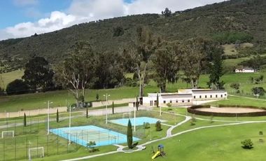 casa en arriendo/venta en toscana. Cod A933