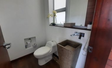 casa en arriendo/venta en toscana. Cod A933