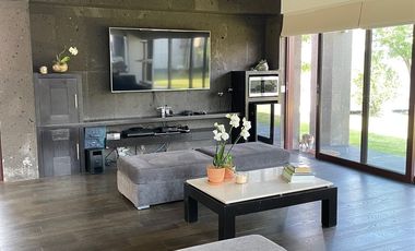 RESIDENCIA EN VENTA EN LA ESTADÍA