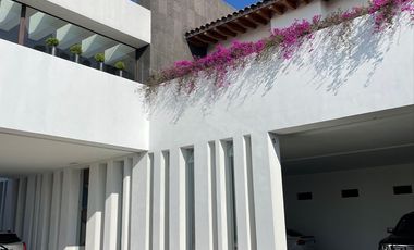 RESIDENCIA EN VENTA EN LA ESTADÍA