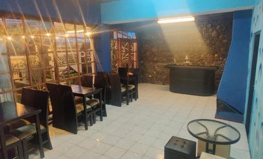 PROPIEDAD EN VENTA EN LA FLORESTA - IDEAL HOSTAL, BAR, RESTAURANTE