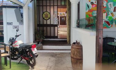 PROPIEDAD EN VENTA EN LA FLORESTA - IDEAL HOSTAL, BAR, RESTAURANTE