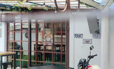 PROPIEDAD EN VENTA EN LA FLORESTA - IDEAL HOSTAL, BAR, RESTAURANTE