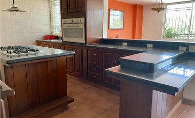 SE VENDE CASA EN VILLA DE LAS FUENTES $450,000