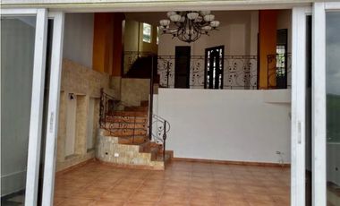 SE VENDE CASA EN VILLA DE LAS FUENTES $450,000