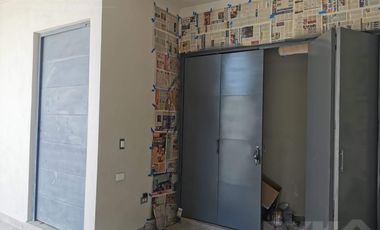 CASA EN VENTA EN FRACCIONAMIENTO PRIVADO AL SUR DE MONTERREY, EQUIPADA