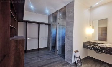 CASA EN VENTA EN FRACCIONAMIENTO PRIVADO AL SUR DE MONTERREY, EQUIPADA