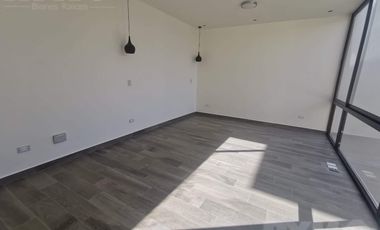 CASA EN VENTA EN FRACCIONAMIENTO PRIVADO AL SUR DE MONTERREY, EQUIPADA