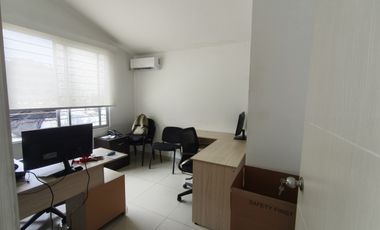 oficina en arriendo en el limonar. Cod A9062722