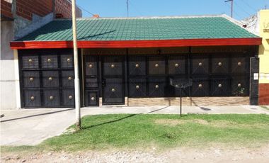 ALBARELLOS 4079, entre Juan B Justo y Vidal, Isidro Casanova