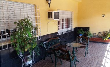 ALBARELLOS 4079, entre Juan B Justo y Vidal, Isidro Casanova