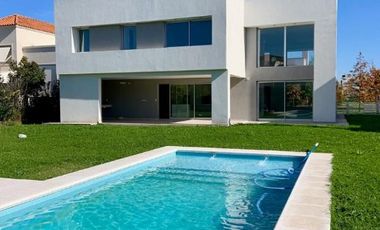 Casa en venta en Fincas de Iraola Ii