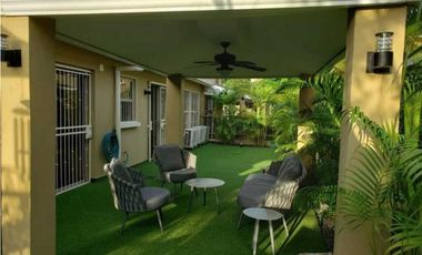 SE VENDE O SE ALQUILA CASA EN EL PH EMBASSY GARDENS  CLAYTON