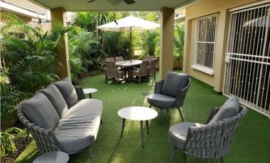 SE VENDE O SE ALQUILA CASA EN EL PH EMBASSY GARDENS  CLAYTON