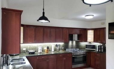 SE VENDE O SE ALQUILA CASA EN EL PH EMBASSY GARDENS  CLAYTON
