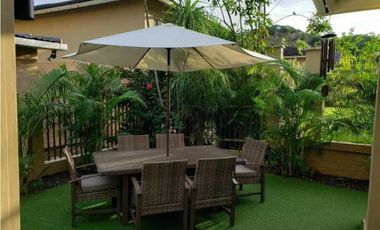 SE VENDE O SE ALQUILA CASA EN EL PH EMBASSY GARDENS  CLAYTON