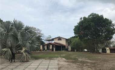 VENTA DE CASA DE PLAYA  EN PIEDRAS GORDAS