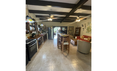 VENTA DE CASA DE PLAYA  EN PIEDRAS GORDAS