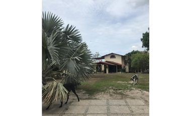 VENTA DE CASA DE PLAYA  EN PIEDRAS GORDAS