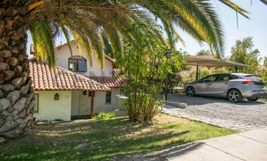 Amplia casa Condominio Club de Campo Norte