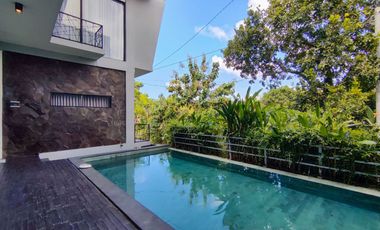 DIJUAL CEPAT VILLA 4 LANTAI, 3 MENIT KE KAMPUS UDAYANA DI JIMBARAN