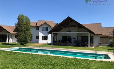 Casa en venta de 4 dorm. en Cam. Carampangue -Talagante