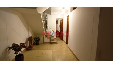 🔴 ¡Gran oportunidad de inversión! Se vende local comercial ubicado en una avenida de alto tránsito y doble vía, rodeado de negocios consolidados, idea