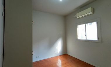 Departamento Tipo Casa 3 Ambientes Patio y Terraza en Colegiales Impecable Estado