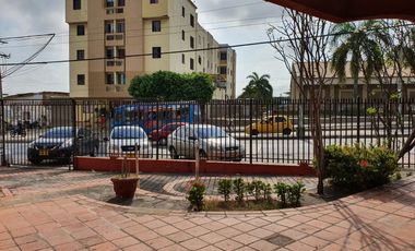edificio en arriendo/venta en el recreo. Cod V106495
