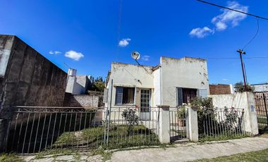 Casa en venta - 3 Dormitorios 2 Baños 2 Cocheras - 88Mts2 - Villa Elvira, La Plata
