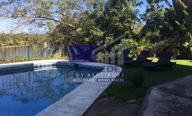 A02 Casa con alberca en Renta 3 recamaras en campo de golf  Ixtapa