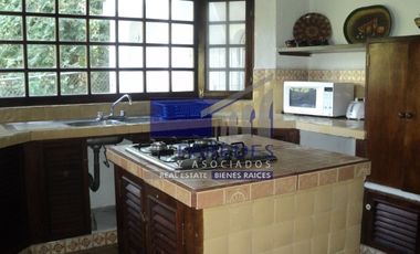 A02 Casa con alberca en Renta 3 recamaras en campo de golf  Ixtapa