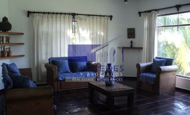 A02 Casa con alberca en Renta 3 recamaras en campo de golf  Ixtapa