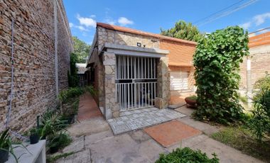 Casa en venta de 2 dormitorios c/ cochera en Triángulo