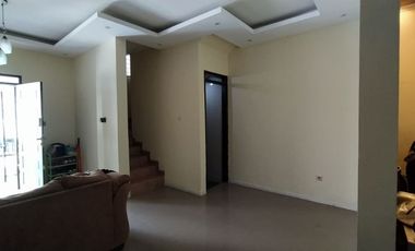 Rumah 3 KT 2 lantai di Antapani di sewakan harga Terjangkau
