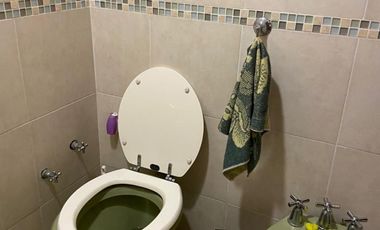 CASA DE 5 AMBIENTES EN BARRIO NAON , LOTE PROPIO, APROX 250 M2